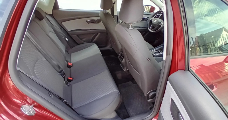 Seat Leon cena 59500 przebieg: 67112, rok produkcji 2017 z Urzędów małe 121